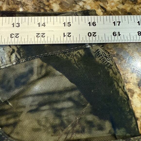Mossy Oak Men’s 32 x 30 Infinity Camo Jean Style Pants - Picture 6 of 6